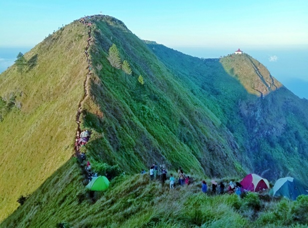 Hiking Gunung Andong